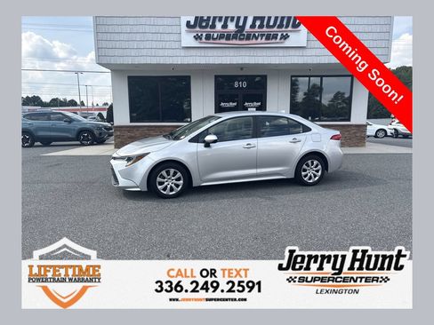 Used 2025 Toyota Corolla LE w/ Convenience Package FWD image 1