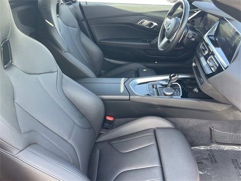 Used 2024 BMW Z4 sDrive30i w/ Convenience Package image 21