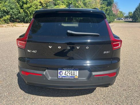Used 2023 Volvo XC40 B5 Ultimate w/ Protection Package Premier AWD/4WD image 10