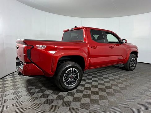 Used 2025 Toyota Tacoma TRD Sport image 8