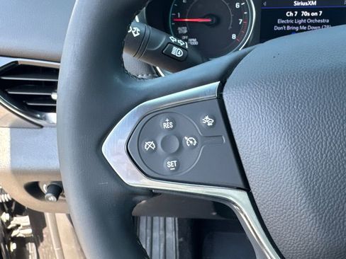 Used 2023 Chevrolet Traverse LT image 27