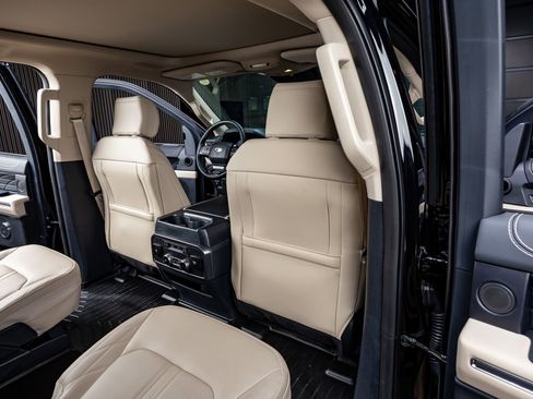 Used 2024 Ford Expedition Max Platinum image 32