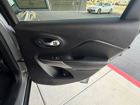 Used 2021 Jeep Cherokee Latitude Lux w/ Comfort/Convenience Group image 23