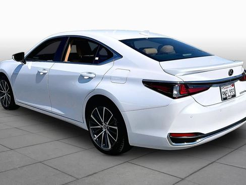 Used 2024 Lexus ES 300h w/ Premium Package FWD image 11
