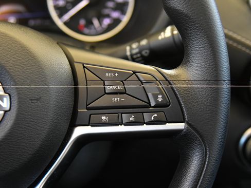 Used 2025 Nissan Sentra SV FWD image 25