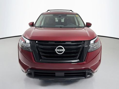 Used 2024 Nissan Pathfinder SV w/ SV Premium Package AWD/4WD image 2