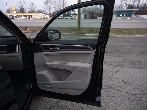 Used 2021 Volkswagen Atlas SE w/ Panoramic Sunroof Package image 27