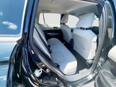 Used 2022 Toyota Corolla Cross LE image 28