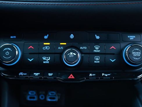 Used 2025 Dodge Durango GT AWD/4WD image 39