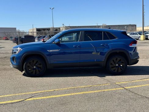 New 2026 Volkswagen Atlas Cross Sport SE image 2
