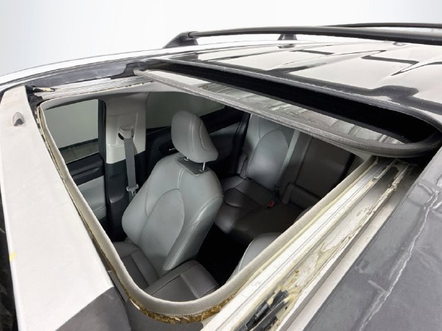 Used 2023 Toyota Highlander XLE FWD image 21