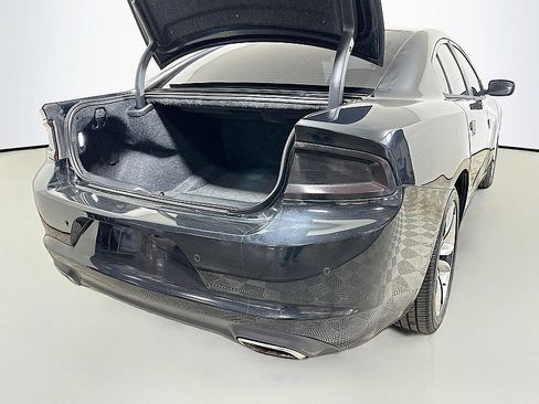 Used 2017 Dodge Charger SXT w/ Premium Group image 25