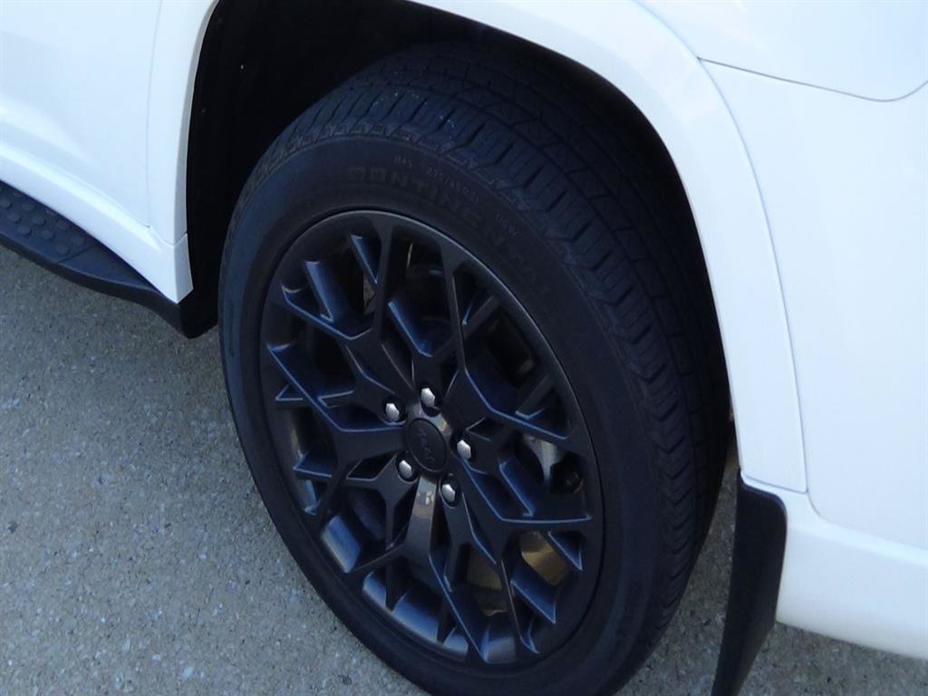 Used 2024 Jeep Grand Cherokee L Summit AWD/4WD image 9