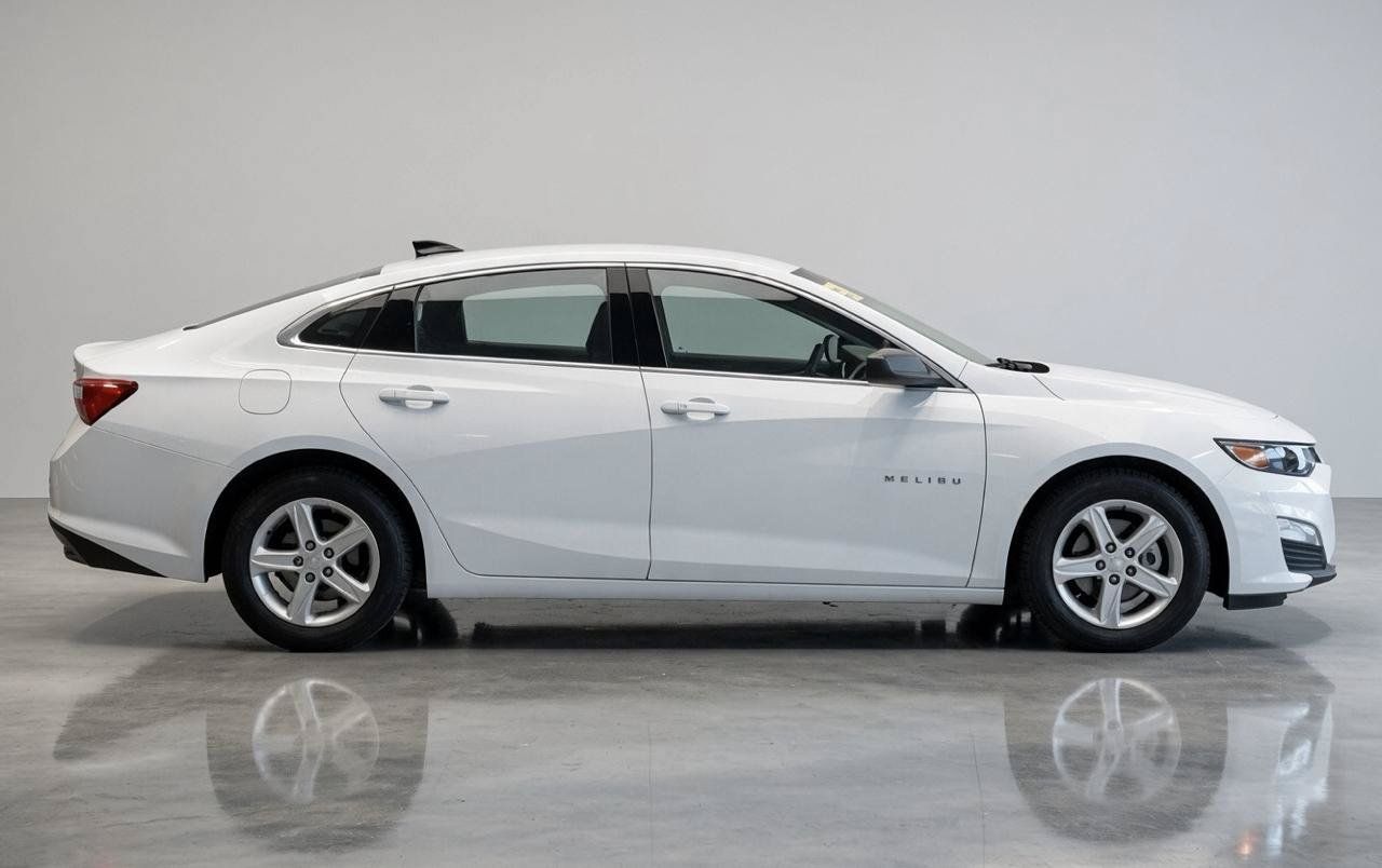 Used 2023 Chevrolet Malibu LS FWD image 7