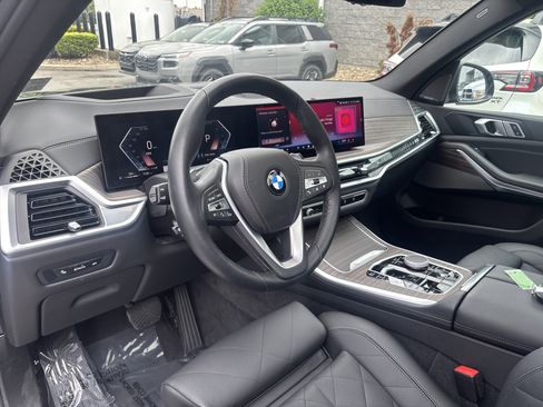 Used 2025 BMW X5 xDrive40i AWD/4WD image 10
