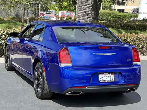 Used 2019 Chrysler 300 Touring w/ Sport Appearance Package RWD image 18