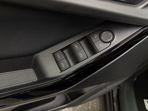 Used 2025 Chevrolet Equinox LT image 10