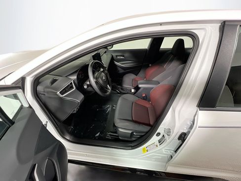 Used 2024 Toyota Corolla SE image 15