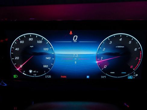 Certified 2025 Mercedes-Benz GLA 250 image 30