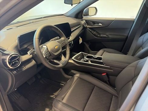 New 2026 Chevrolet Equinox LT w/ Convenience Package II FWD image 8