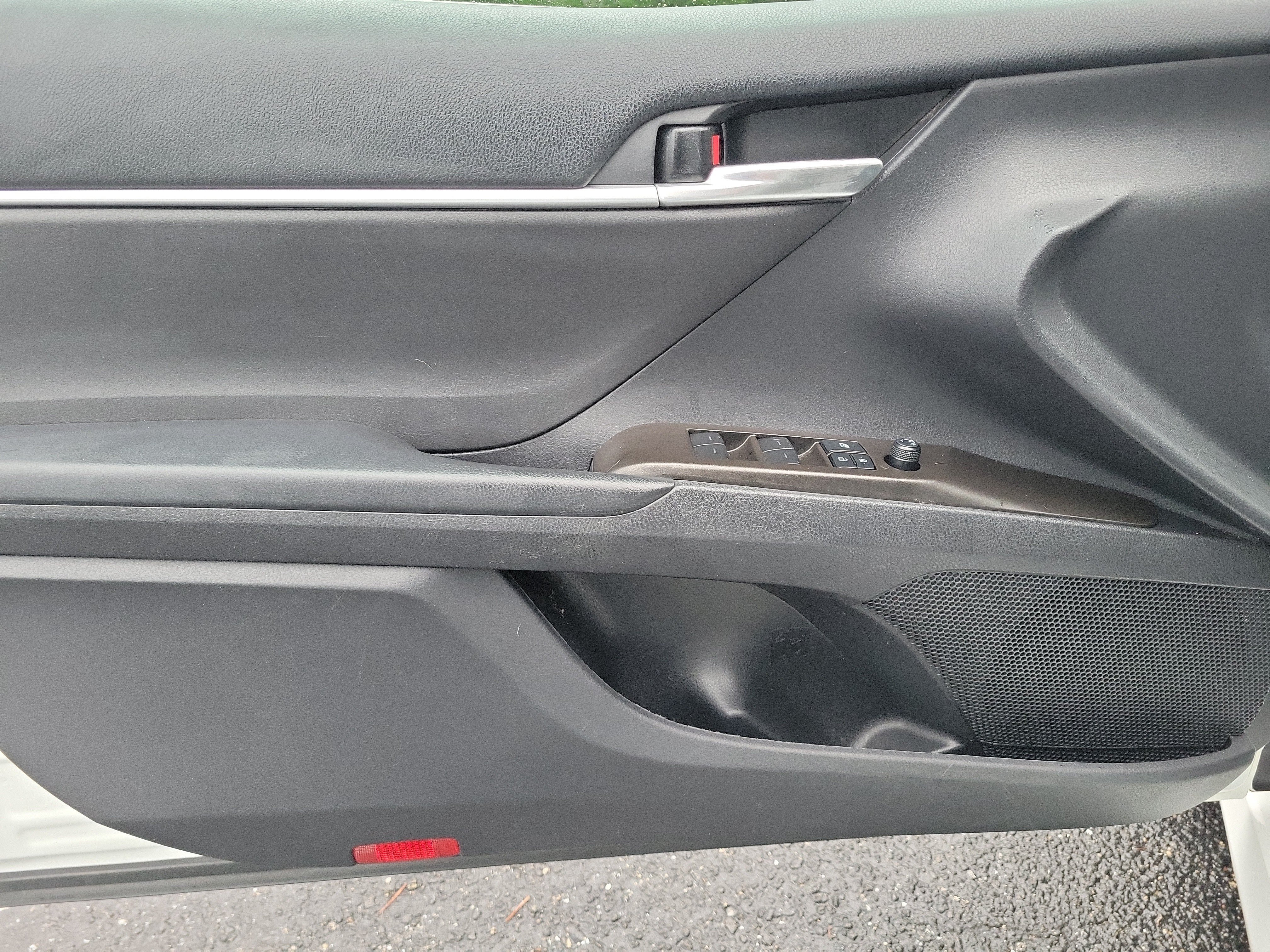 Used 2021 Toyota Camry LE FWD image 20