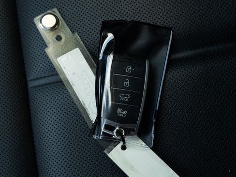 Used 2021 Genesis G70 2.0T image 43