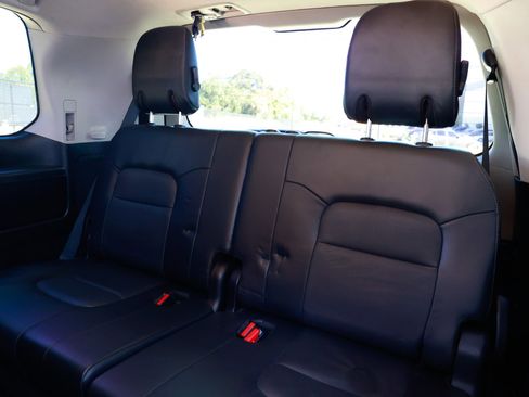 Used 2017 Toyota Land Cruiser image 30