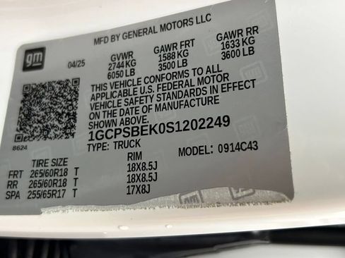 Used 2025 Chevrolet Colorado W/T w/ WT Custom Package RWD image 14