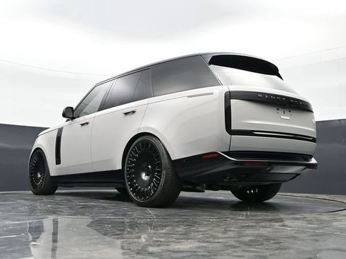 Used 2025 Land Rover Range Rover SV AWD/4WD image 43