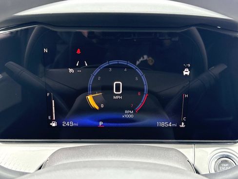 Used 2025 Chevrolet Trax LT image 11