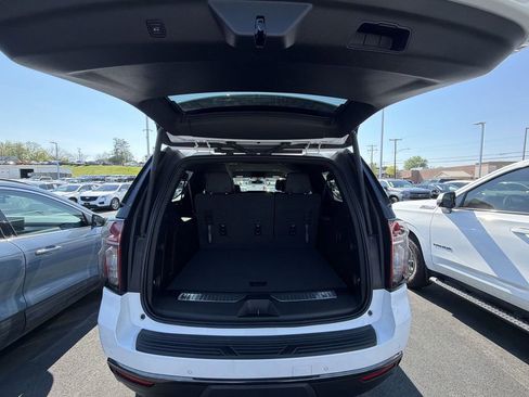 Used 2022 Chevrolet Suburban Z71 AWD/4WD image 30