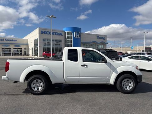 Used 2019 Nissan Frontier S image 2