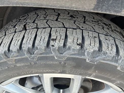 Used 2023 GMC Terrain Denali w/ Denali Premium Package image 10