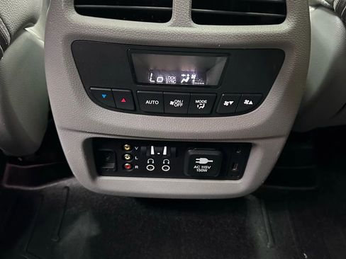 Used 2016 Honda Pilot Touring image 29