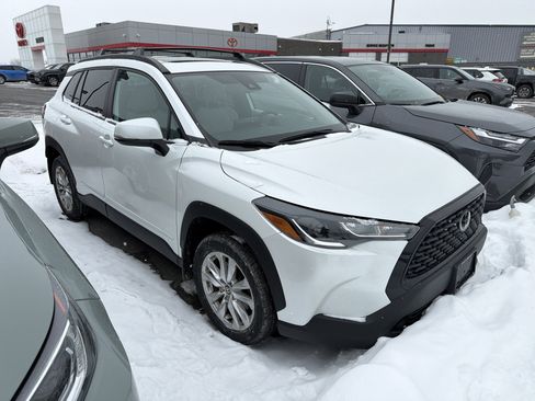 Certified 2022 Toyota Corolla Cross LE image 2