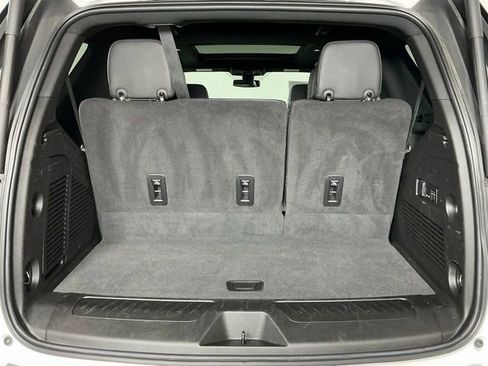 Used 2022 Chevrolet Tahoe LT w/ Luxury Package image 18