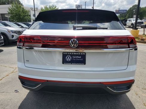 Certified 2025 Volkswagen Atlas Cross Sport SE FWD image 5