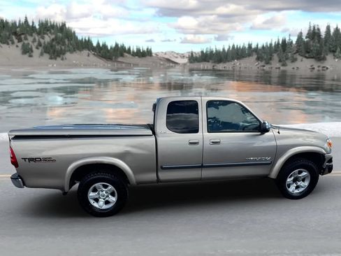 Used 2006 Toyota Tundra SR5 AWD/4WD image 2