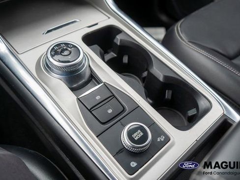 Used 2023 Ford Explorer XLT w/ Equipment Group 202A AWD/4WD image 30