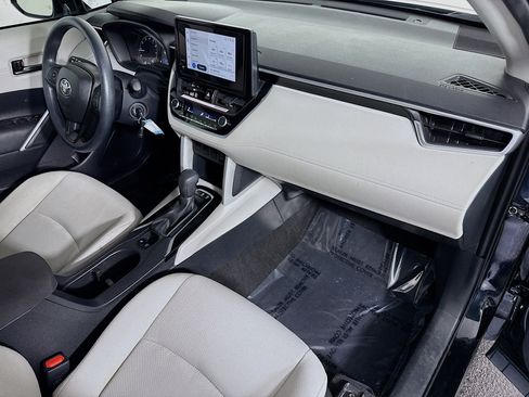 Used 2024 Toyota Corolla Cross L image 29