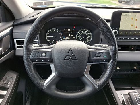 Used 2022 Mitsubishi Outlander SE image 22