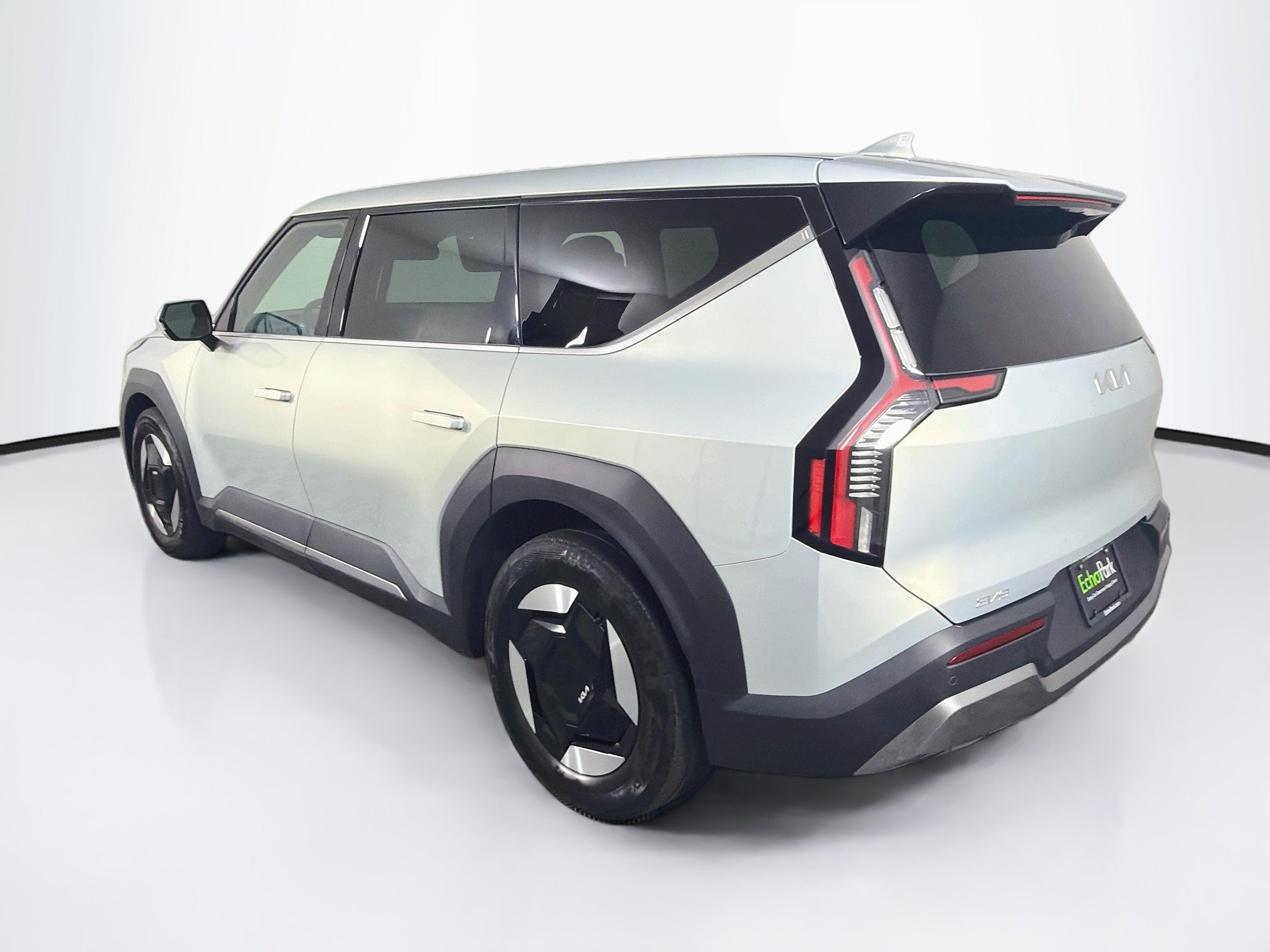 Used 2024 Kia EV9 Light Long Range RWD image 5