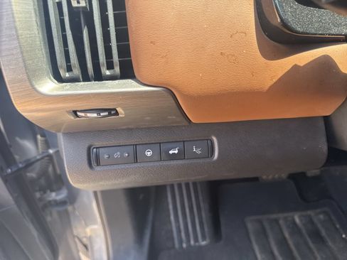 Used 2023 Nissan Pathfinder Platinum FWD image 14