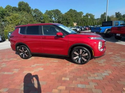 Used 2025 Mitsubishi Outlander SE FWD image 4