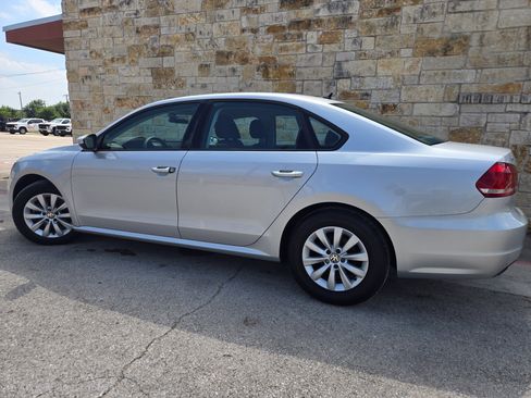 Used 2012 Volkswagen Passat 2.5 S FWD image 3