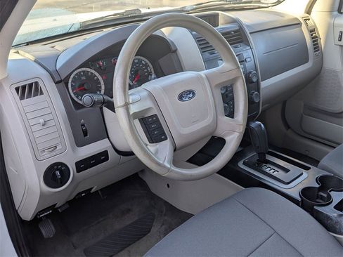Used 2012 Ford Escape XLS image 9