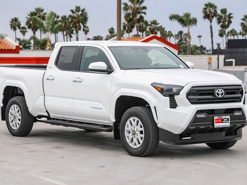 New 2026 Toyota Tacoma SR5 image 4
