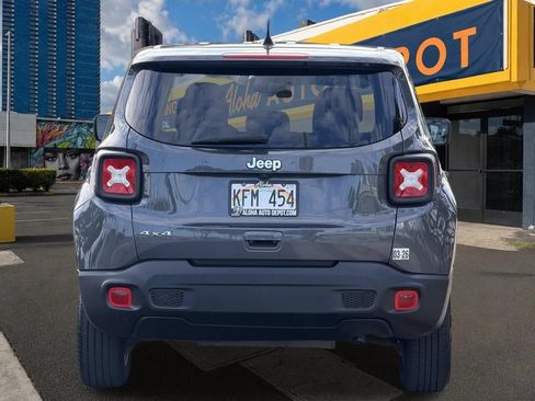 Used 2023 Jeep Renegade Latitude AWD/4WD image 4