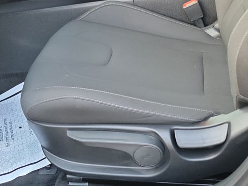 Certified 2025 Hyundai Elantra SEL FWD image 17