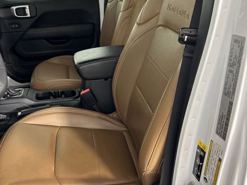 Used 2023 Jeep Wrangler Unlimited Sahara w/ Cold Weather Group image 12